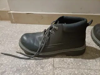 Scarponi neri uomo usati poco
