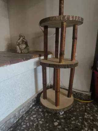 Lámpara de mesa madera y tela