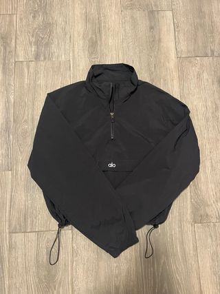 Chaqueta Negra Ajustable y chaqueta pull