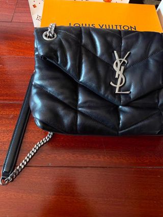 Bolso Lou Lou negro de YSL