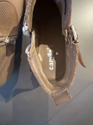 Botín Camila's Piel Natural Hebillas