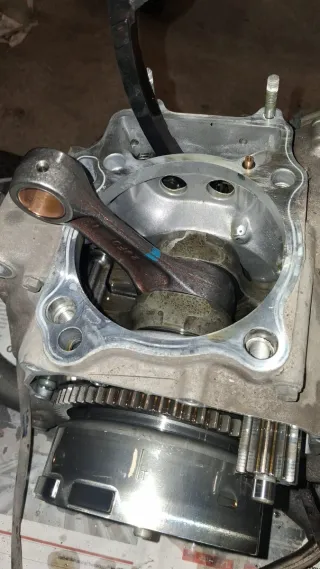 Cigüeñal con biela suzuki ltz