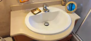 Mueble lavabo, armario y toallero