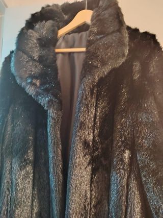 *REBAJADO* Abrigo Piel Sintética Negro