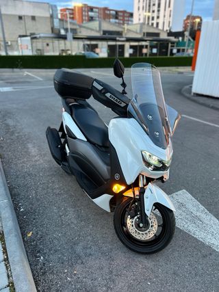 Yamaha NMAX 125 Blanca