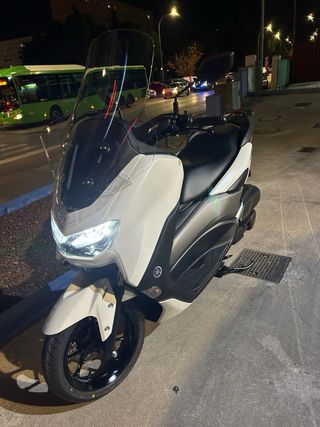 Yamaha NMAX 125 Blanca