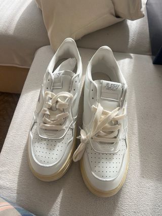 Zapatillas estilo Autry en perfecto estado