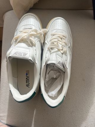 Zapatillas estilo Autry en perfecto estado