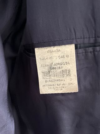 Traje azul marino rayas diplomáticas