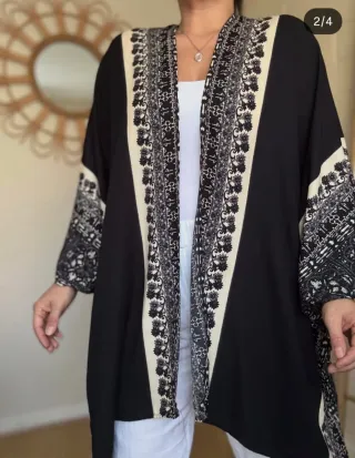 Kimono Azul con Bordado Beige Talla Única