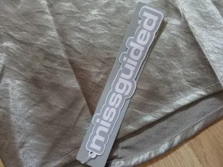 Vestido fiesta plateado Missguided