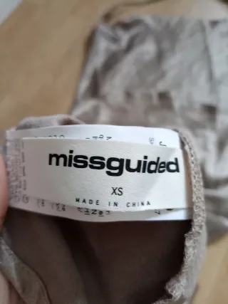 Vestido fiesta plateado Missguided