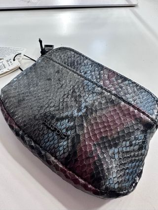 Monedero Parfois estampado piel serpiente