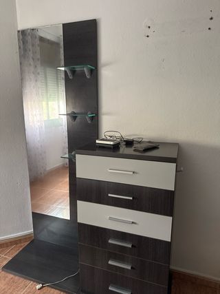 Cómoda 4 cajones con espejo