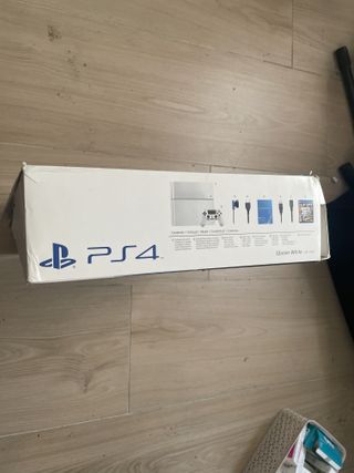 PS4 Glacier White 500GB + GTA V
