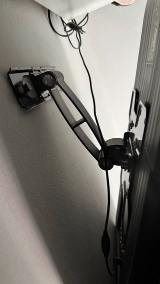 SamsungTV 32pulgadas con soporte giratorio y mando