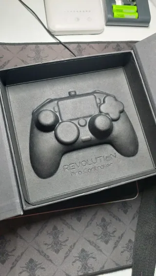 Controller Revolution Pro PS4/PC - Edizione BUSQUETS