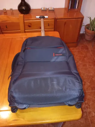 Trolley-Mochila Negra con Ruedas