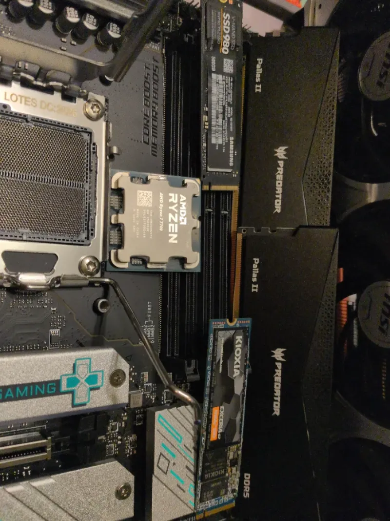 RTX 5080 Ryzen 7 7700 2x16GB@6000MHz 1,5Tb M2 afbeelding 3
