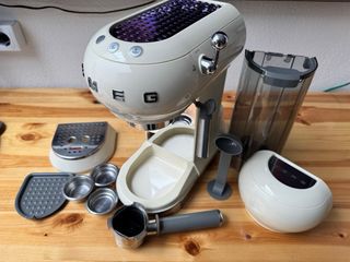 Cafetera Smeg ECF01CREU color Crema