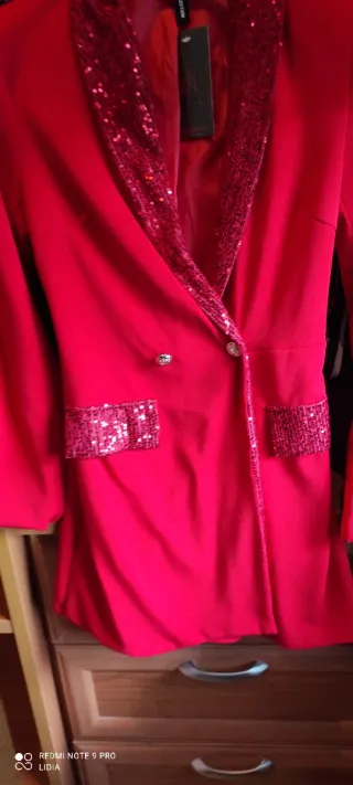 Mono rojo fiesta lentejuelas