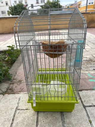 Jaula para pájaros pequeña