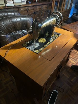 Máquina de Coser Antigua Singer