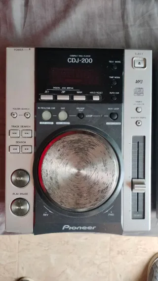 Pareja 2 Pioneer CDJ-200