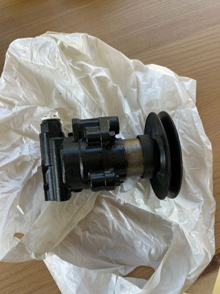 Bomba Dirección Toyota Hilux 2.4D 88-97