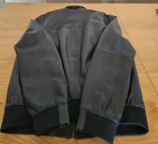 Corty Bennett Bomber Piel Auténtica – Negro M