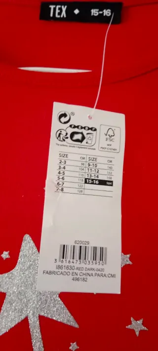 Vestido rojo con estrellas plateadas