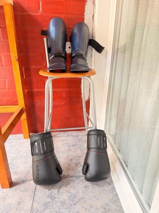 Guantes Boxeo 12oz y Protecciones Piernas