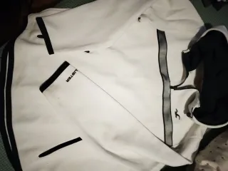 Sudadera Hollister Blanca y Gris