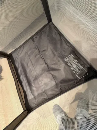 Parque infantil con base sólida