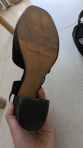 Sandalias tacón Zara negras