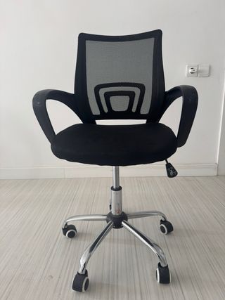 Silla de oficina ergonómica negra