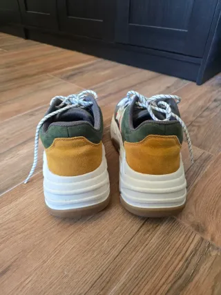 Tênis Multicor em Ótimo Estado