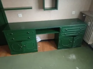 Regalo Escritorio y baldas verdes