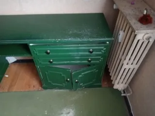 Regalo Escritorio y baldas verdes