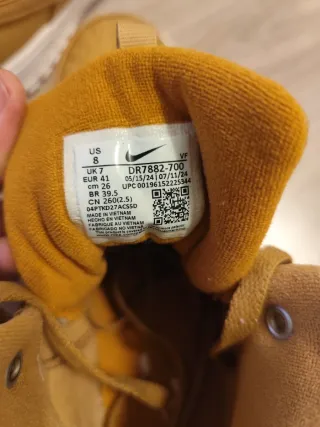 Zapatillas Nike Marrones y Blancas