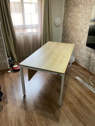 Mesa de oficina madera y metal