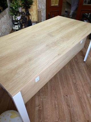 Mesa de oficina madera y metal