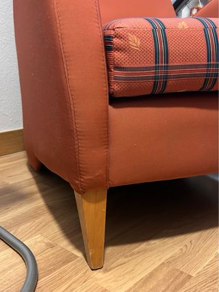 2 Sillones cómodos color granate