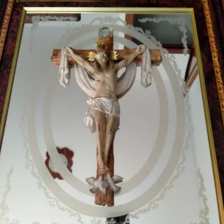 Cuadro Crucifijo Madera y Dorado