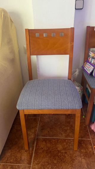 Sofá 3+2 plazas con sillas gratis