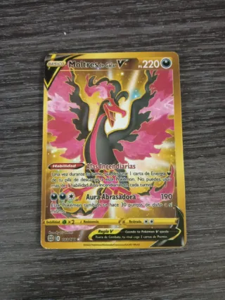 Carta Pokémon Moltres de Galar V 220 PS