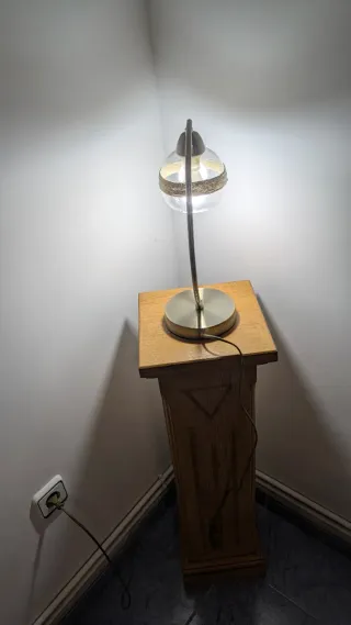 Lámpara de mesa moderna cristal y metal