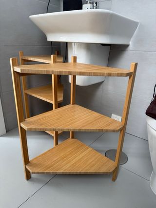 Mueble de esquina de bambú