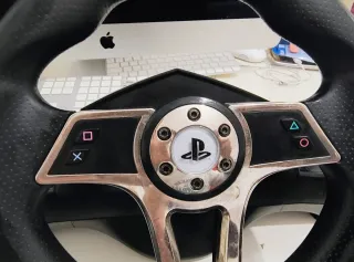 PS4 Slim + Volante FF + Cuffie HP