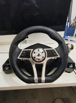 PS4 Slim + Volante FF + Cuffie HP